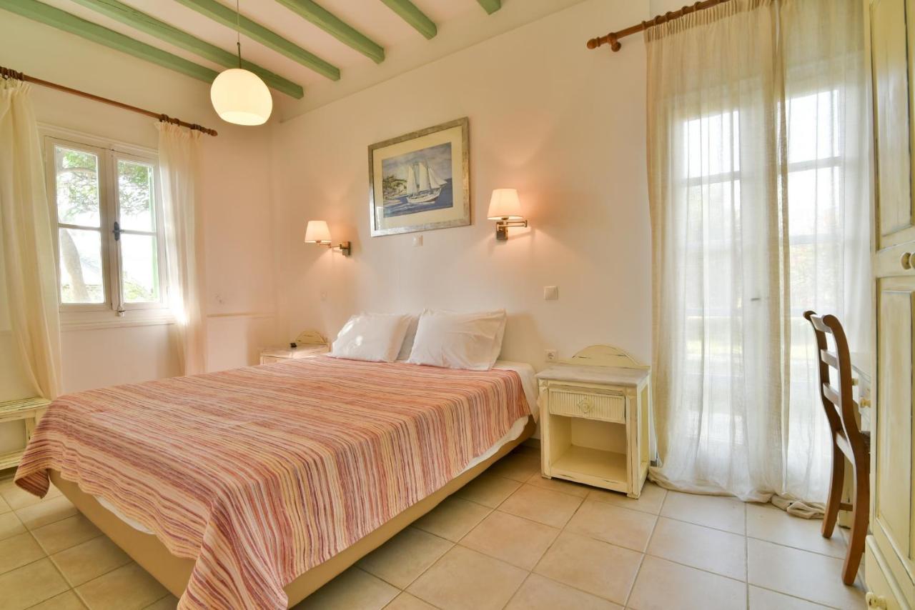 Golden Beach Studios & Suites Tinos Bagian luar foto