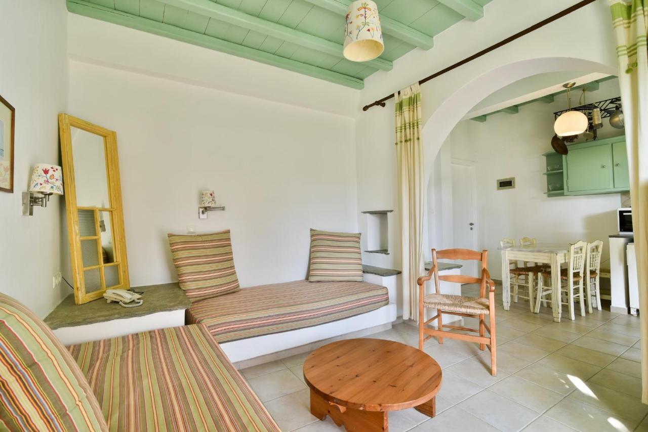 Golden Beach Studios & Suites Tinos Bagian luar foto