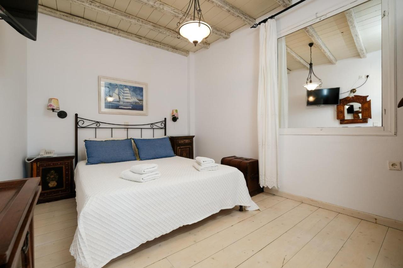Golden Beach Studios & Suites Tinos Bagian luar foto